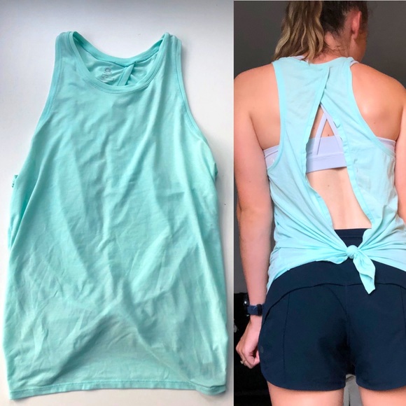 Gap Fit Tie Tank - Picture 3 of 5